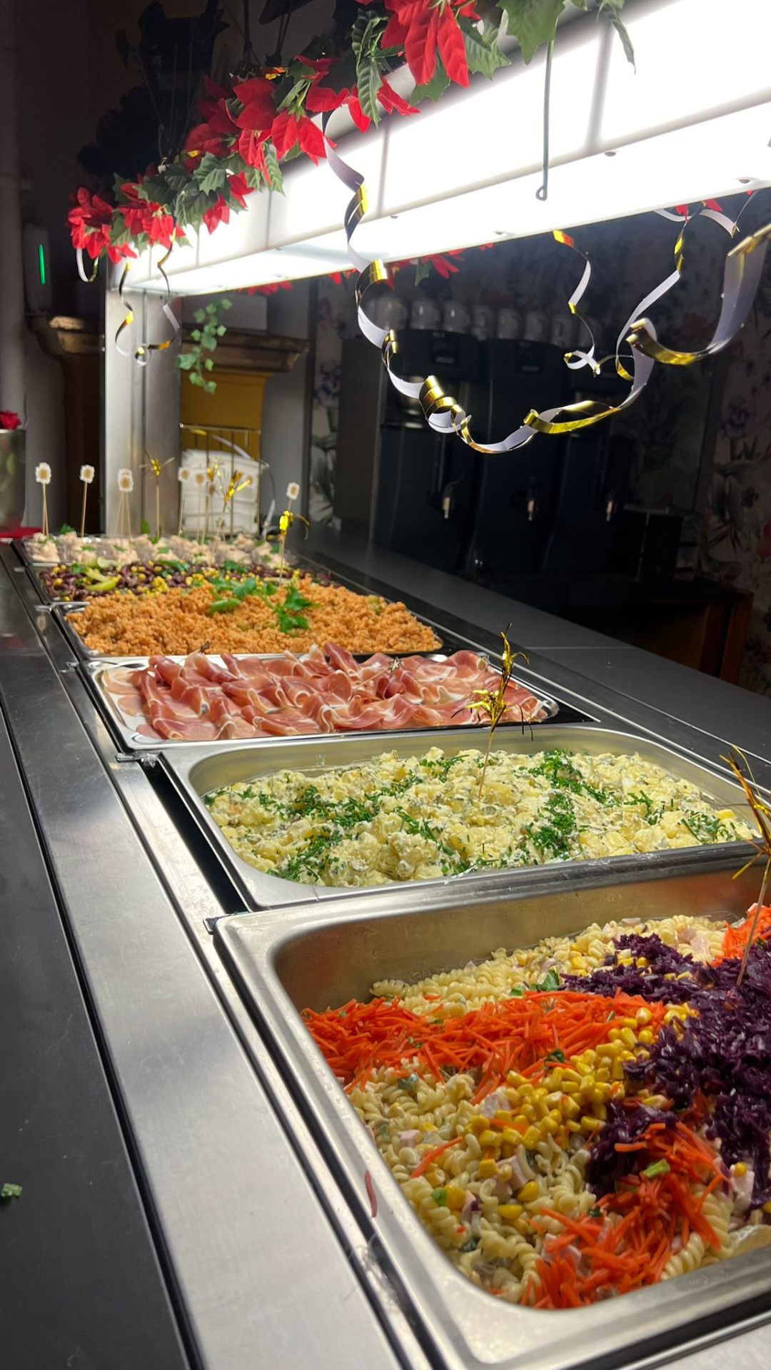 Silvester-Buffet mit warmen und kalten Speisen